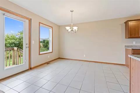 10361 Hawks Pointe Trl, Roscoe, IL 61073 photo 5