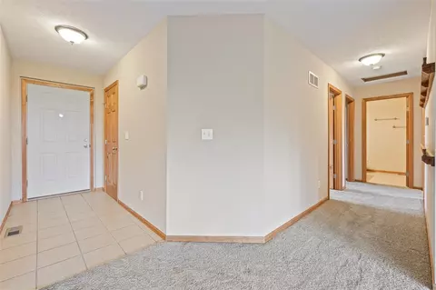 10361 Hawks Pointe Trl, Roscoe, IL 61073 photo 19