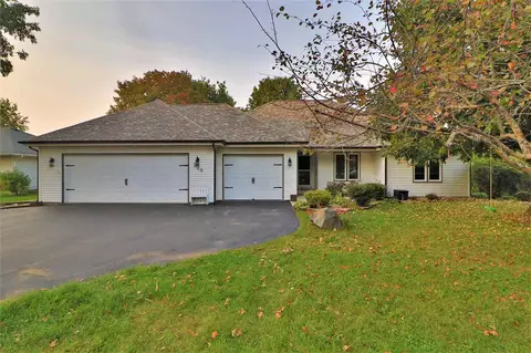 208 Phillips Dr, Winnebago, IL 61088 photo 1