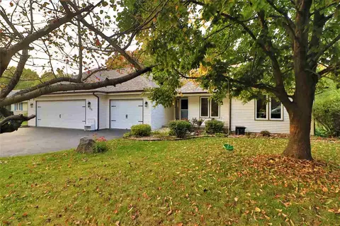 208 Phillips Dr, Winnebago, IL 61088 photo 2