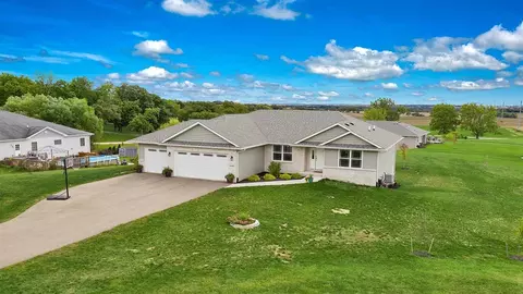 2525 E Rogene, Oregon, IL 61061 photo 2
