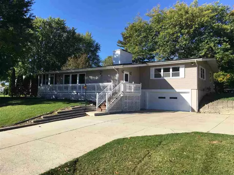 407 Mc Damyn Cir, Winnebago, IL 61088 photo 1