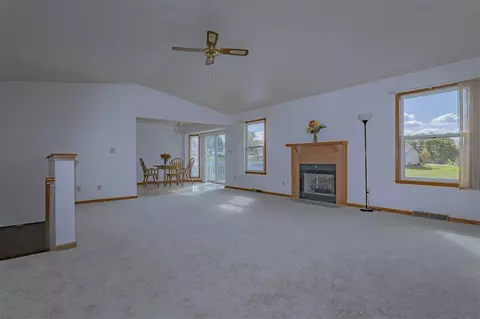 6641 Sutter Dr, Roscoe, IL 61073 photo 4
