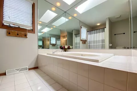 17405 Stimes Rd, Capron, IL 61012 photo 25