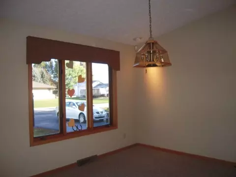 7369 Moss Canyon Rd, Cherry Valley, IL 61016 photo 4