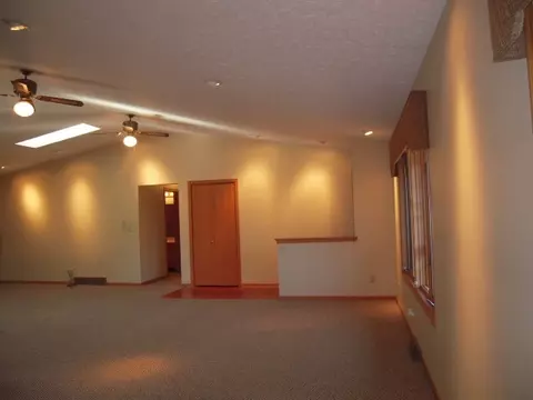7369 Moss Canyon Rd, Cherry Valley, IL 61016 photo 5