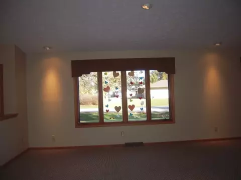7369 Moss Canyon Rd, Cherry Valley, IL 61016 photo 3