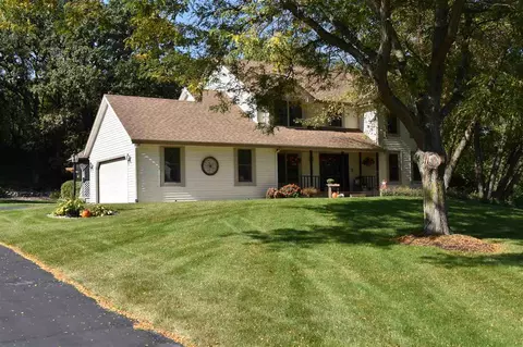 10112 Tybow Trl, Roscoe, IL 61073 photo 2