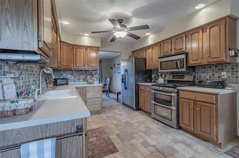 7493 Haymaker Ln, Cherry Valley, IL 61016 photo 11