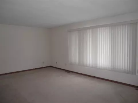 603 E Webster, Polo, IL 61064 photo 9
