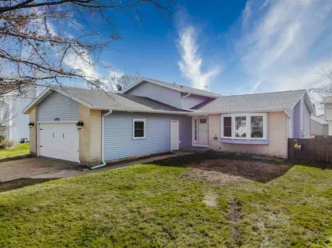 4905 Pyndale Dr, Mchenry, IL 60050 photo 1