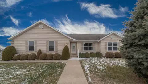 805 Hampton Dr, Byron, IL 61010 photo 1