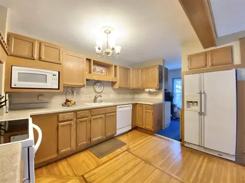 729 Bluff St, Beloit, WI 53511 photo 4