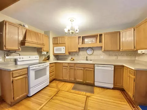 729 Bluff St, Beloit, WI 53511 photo 3