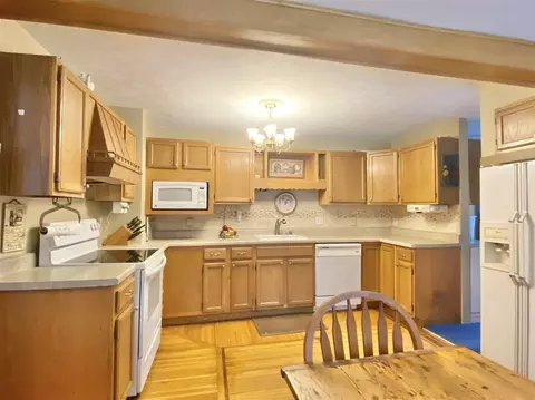729 Bluff St, Beloit, WI 53511 photo 7
