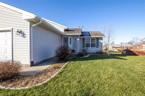 625 Moth St, Pecatonica, IL 61063 photo 2