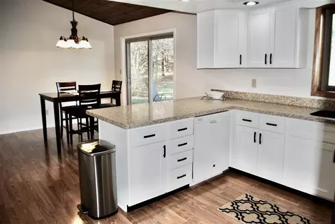 4180 Montclair Rd, Roscoe, IL 61073 photo 8