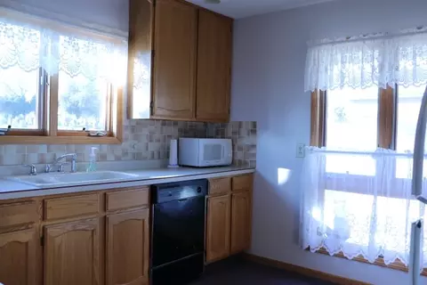 856 W Homer St, Freeport, IL 61032 photo 11