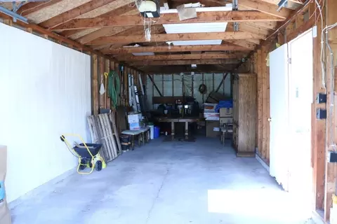 856 W Homer St, Freeport, IL 61032 photo 5