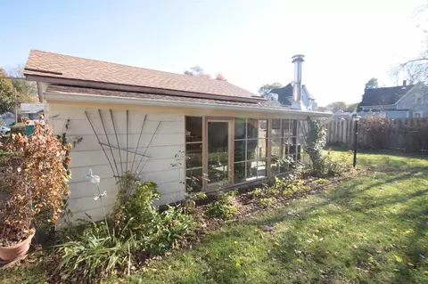 417 E Locust St, Belvidere, IL 61008 photo 3