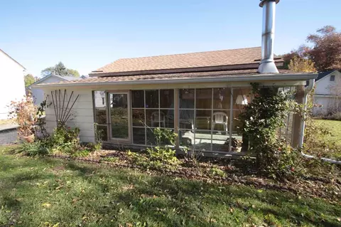 417 E Locust St, Belvidere, IL 61008 photo 5