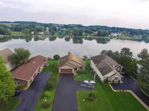 32 Delburne Dr, Lake Summerset, IL 61019 photo 2