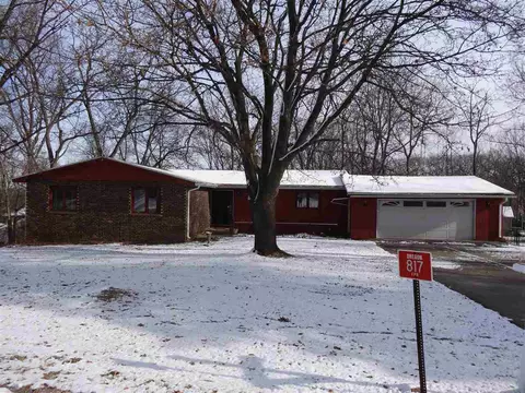 817 Tomahawk Dr, Oregon, IL 61061 photo 3