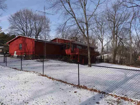 817 Tomahawk Dr, Oregon, IL 61061 photo 5