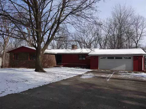 817 Tomahawk Dr, Oregon, IL 61061 photo 1