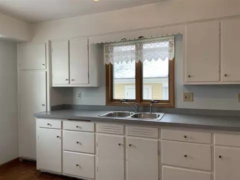 7604 Manchester Rd, Capron, IL 61012 photo 12