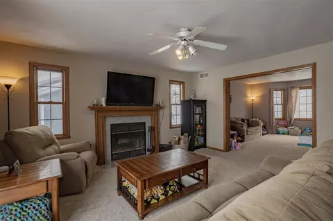 308 E Bluff St, Winnebago, IL 61088 photo 11