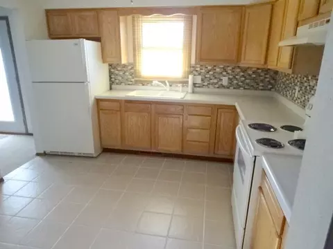 2375 Robin, Freeport, IL 61032 photo 7