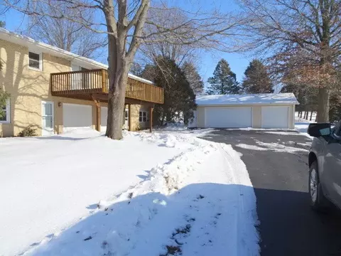 2375 Robin, Freeport, IL 61032 photo 12