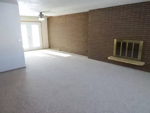 2375 Robin, Freeport, IL 61032 photo 4