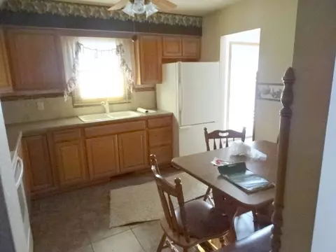 2375 Robin, Freeport, IL 61032 photo 3