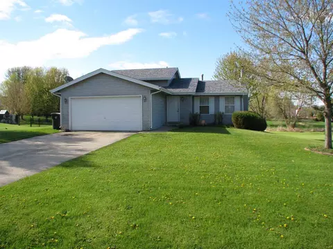 6673 Meadowbrook St, Roscoe, IL 61073 photo 1