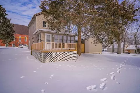223 E 6th St, Pecatonica, IL 61063 photo 4