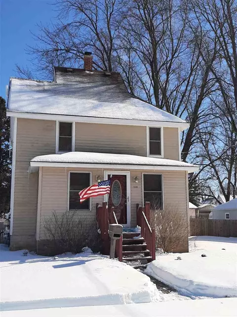 1104 Maple Ave, Belvidere, IL 61008 photo 1