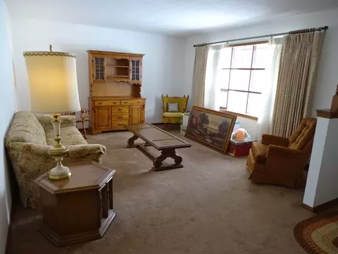2020 Cimarron Dr, Freeport, IL 61032 photo 6