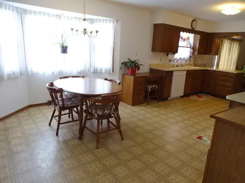 2020 Cimarron Dr, Freeport, IL 61032 photo 13