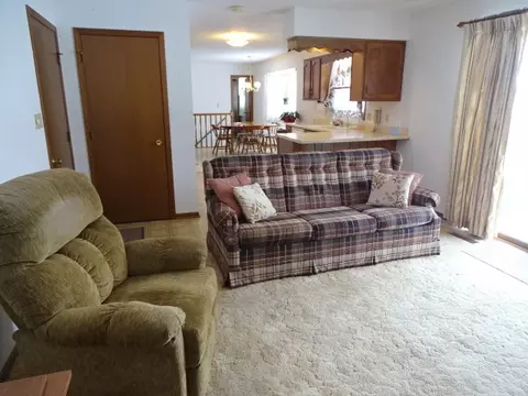 2020 Cimarron Dr, Freeport, IL 61032 photo 8