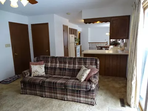 2020 Cimarron Dr, Freeport, IL 61032 photo 9