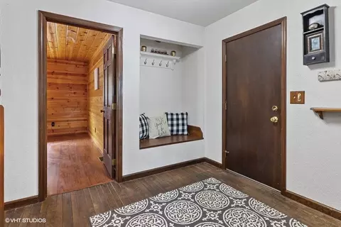 6904 Rockton Rd, Roscoe, IL 61073 photo 2