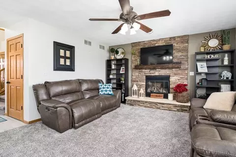725 Hampton Dr, Byron, IL 61010 photo 10