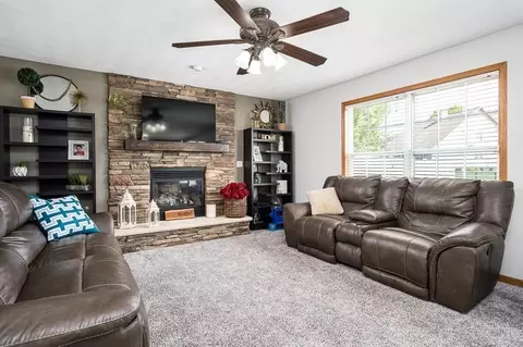 725 Hampton Dr, Byron, IL 61010 photo 11