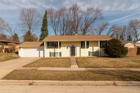 4820 Mohawk Rd, Rockford, IL 61107 photo 2
