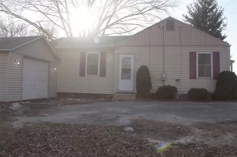 914 W 2nd St, Byron, IL 61010 photo 2