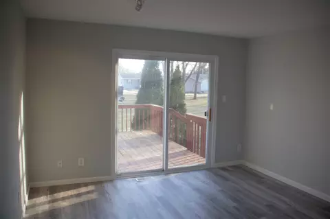 914 W 2nd St, Byron, IL 61010 photo 8