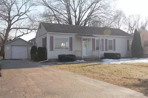 914 W 2nd St, Byron, IL 61010 photo 1