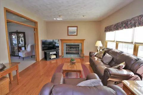 809 Gregory Way, Winnebago, IL 61088 photo 7